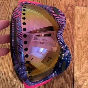 Oakley “A frame” ski googles- fuchsia with camo